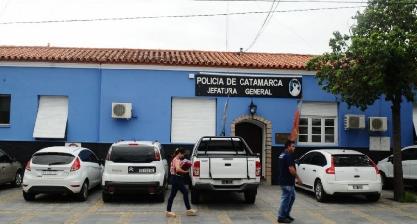 Pasan a disponibilidad y les retiran el arma a policías acusados de violencia