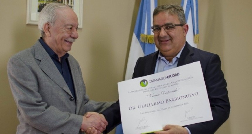 Distinci&oacute;n al doctor Guillermo Barrionuevo por su trayectoria
