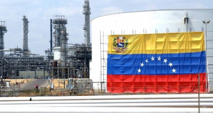 Venezuela, sin petr&oacute;leo y en ca&iacute;da libre