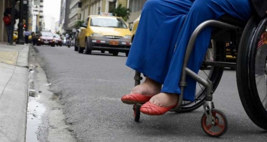 Buscan mejorar accesos a personas con discapacidad