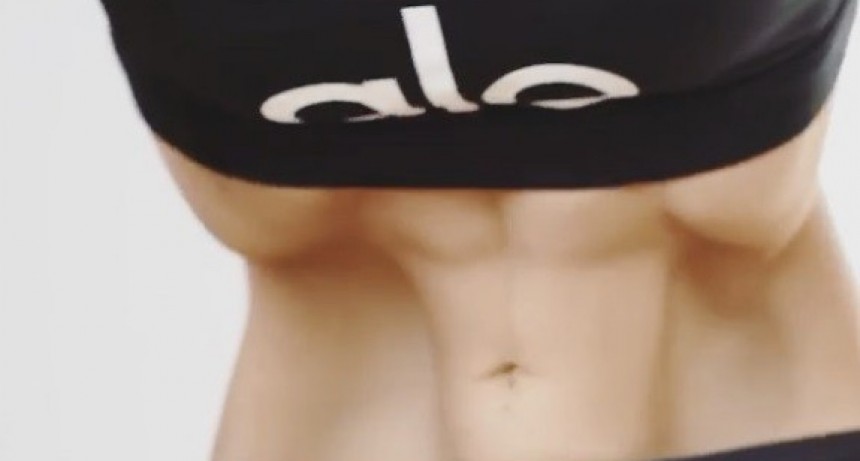 El yoga alien, la nueva tendencia fitness que est&aacute; enloqueciendo a las redes