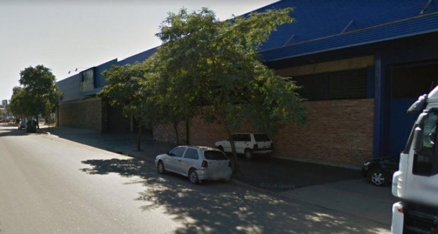 Vestidos de polic&iacute;a Asaltaron la distribuidora Quilmes