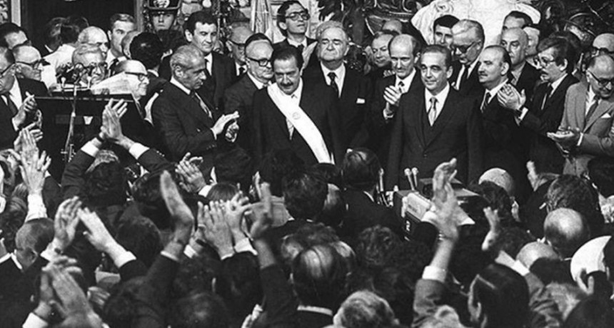 Homenajes a Ra&uacute;l Alfons&iacute;n, a 35 a&ntilde;os de su victoria