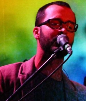 Profesor de m&uacute;sica dijo "todes" y lo echaron