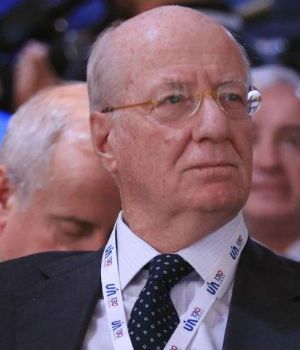 Rocca se despeg&oacute; del pago de coimas y mand&oacute; al frente a Betnaza