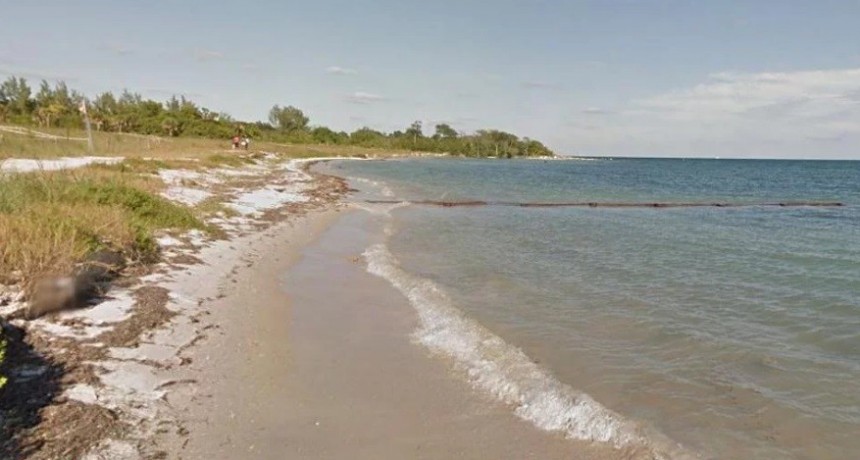 Un chico de 17 años murió ahogado mientras salvaba a una mujer y su hijo que aprendían a nadar