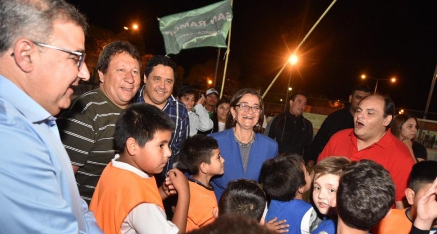 Corpacci dijo que su gobierno no es indiferente como lo es el gobierno de Macri