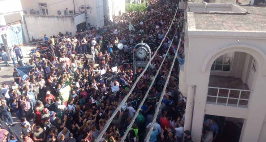 Multitudinaria marcha del SOEM y los precarizados