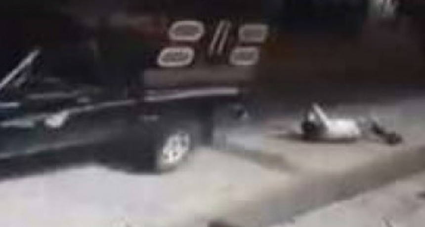 Ataron y arrastraron a un intendente con una camioneta por no cumplir sus promesas