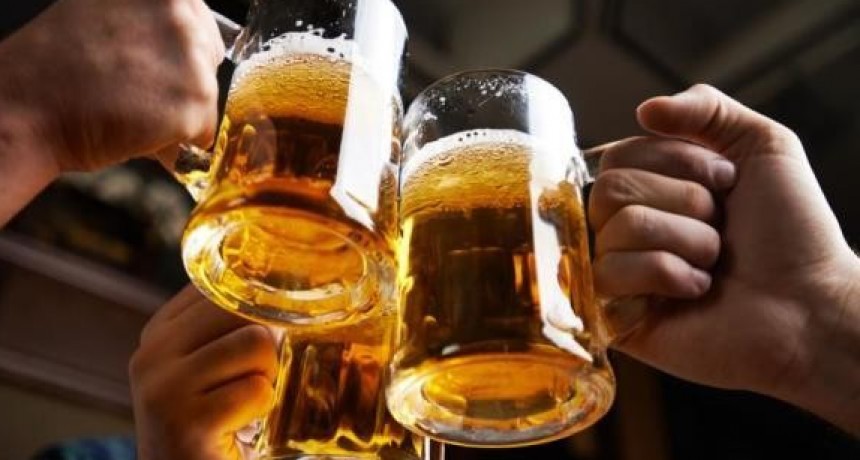 La ANMAT prohibió una cerveza, galletitas, aceite de oliva y productos de limpieza