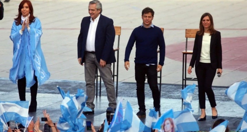 Alberto Fernández cerró su campaña junto a CFK: vamos a ocuparnos de los 5 millones de pobres que deja Macri