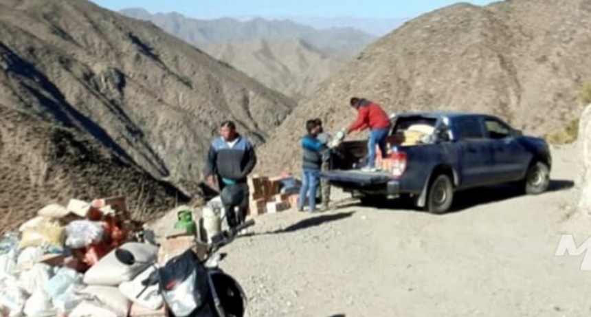 VERGONZOSO: En Fiambalá los Candidatos del PJ hacen campaña con donaciones de un grupo solidario