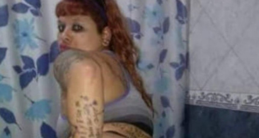 Militante K se tatuó a Cristina en la cola y estallaron las redes