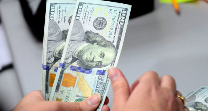 Tras medidas del Gobierno, se disparó a $ 150 el “dólar blue” y marcó nuevo récord histórico