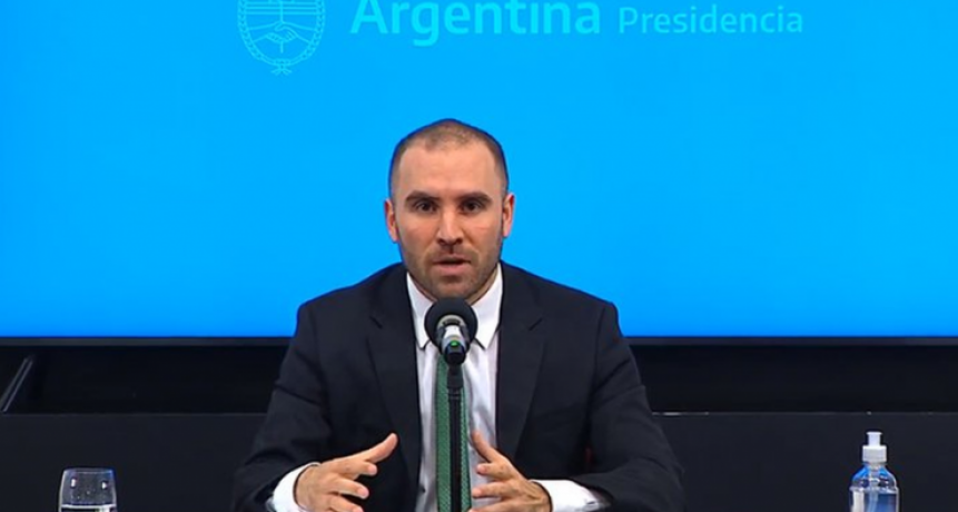 Desconfianza en el peso: el equipo de Guzmán tiene más del 60% de sus ahorros en dólares