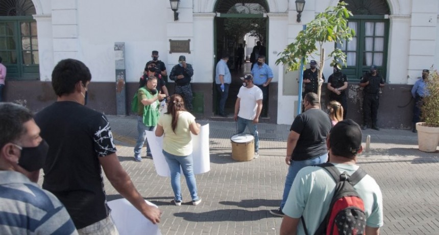 ATE Valle Viejo reclamó frente a la Corte de Justicia