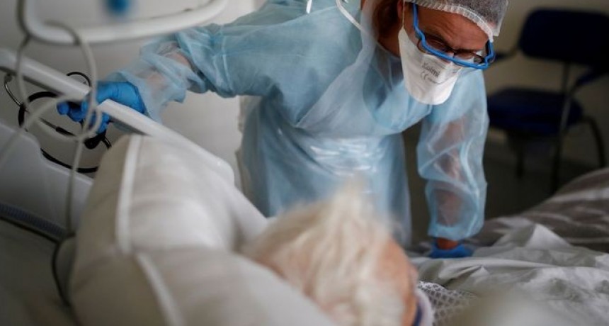 Confirmaron la primera muerte por reinfección de coronavirus