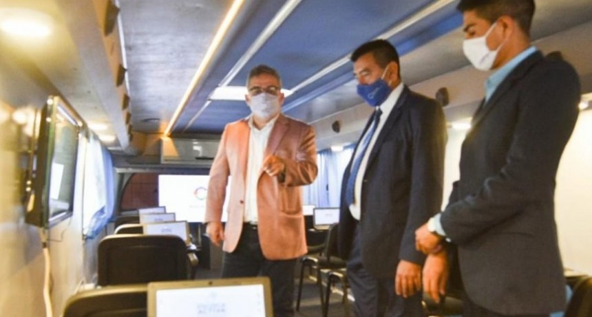 Negaron la renuncia del ministro Gordillo de Educación