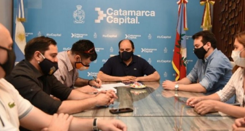 Acuerdan aumento salarial para docentes de la comuna capitalina