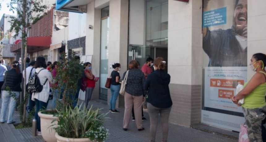 Señalan un leve aumento de casos sin un nexo epidemiológico y reafirman la circulación comunitaria en la Capital