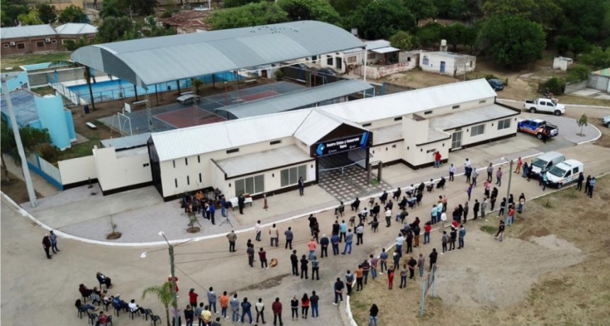 Jalil recorrió locaciones de nuevas rutas en el este e inauguró un nuevo Centro Cívico