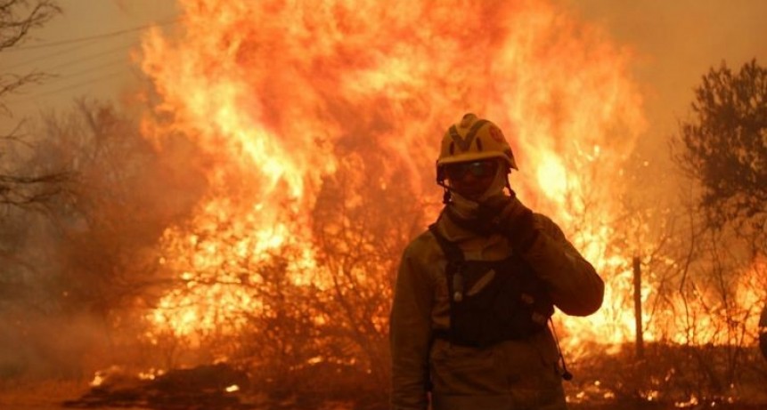 Bomberos y brigadistas, excluidos del bono de $10.000