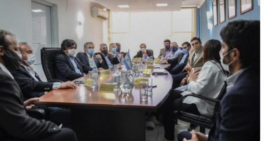 Senadores proponen una solución al conflicto por los IES