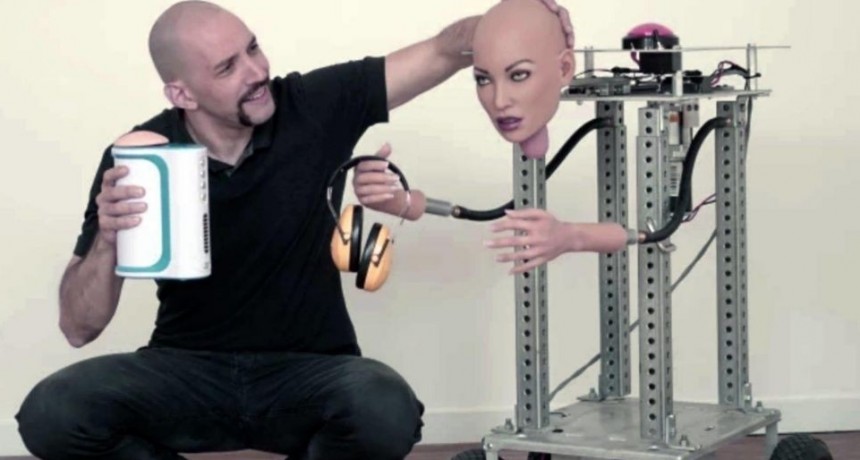 Crean robot que promete un sexo oral perfecto