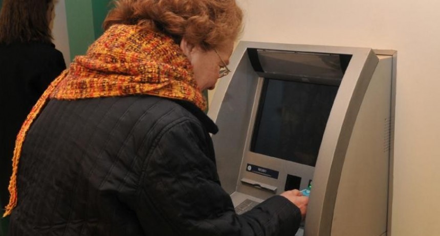 Aumentan jubilaciones un 7,7% en diciembre: cu&aacute;nto ser&aacute; el haber m&iacute;nimo