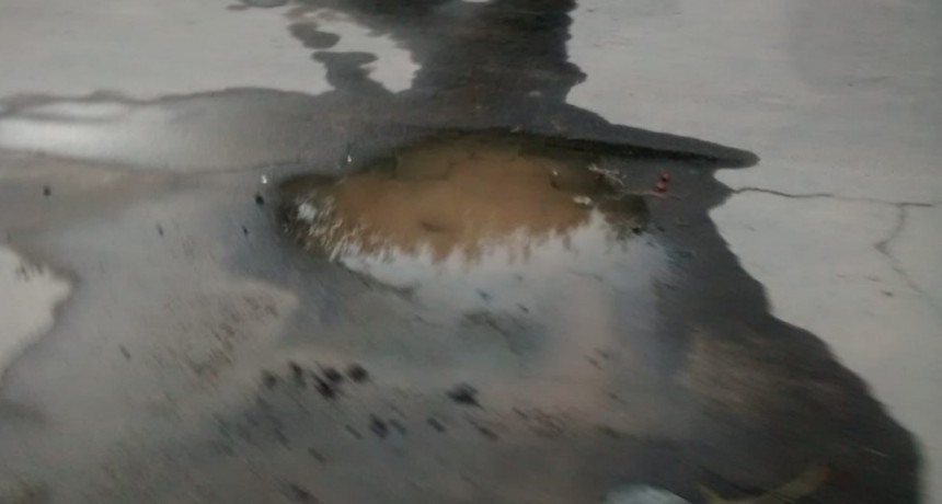 El barrio  se est&aacute;  hundiendo  por p&eacute;rdidas de agua