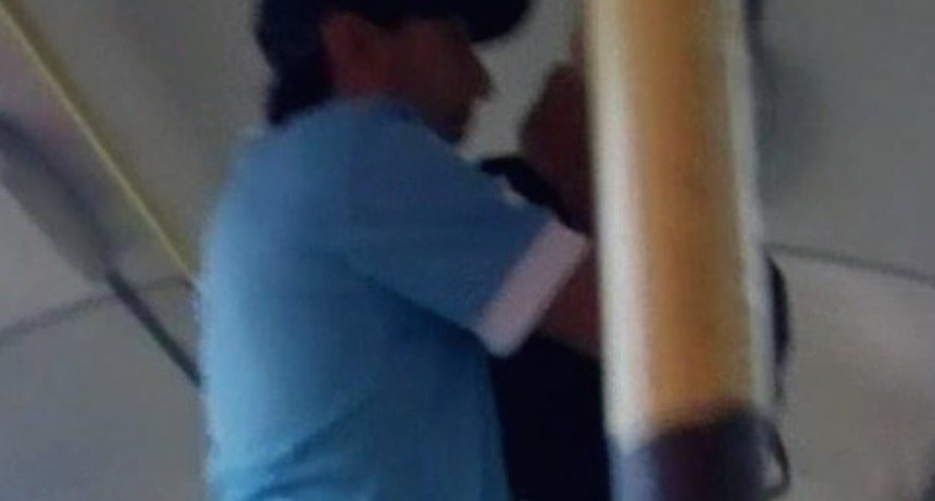 VIDEO | Un depravado atac&oacute; a una mujer en un colectivo