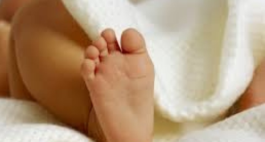 Polic&iacute;as le salvaron la vida a un beb&eacute; que no respiraba