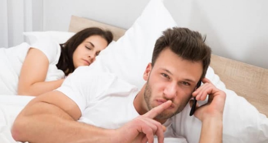 Atenci&oacute;n infieles: WhatsApp lanza una funci&oacute;n contra &ldquo;piratas&rdquo;