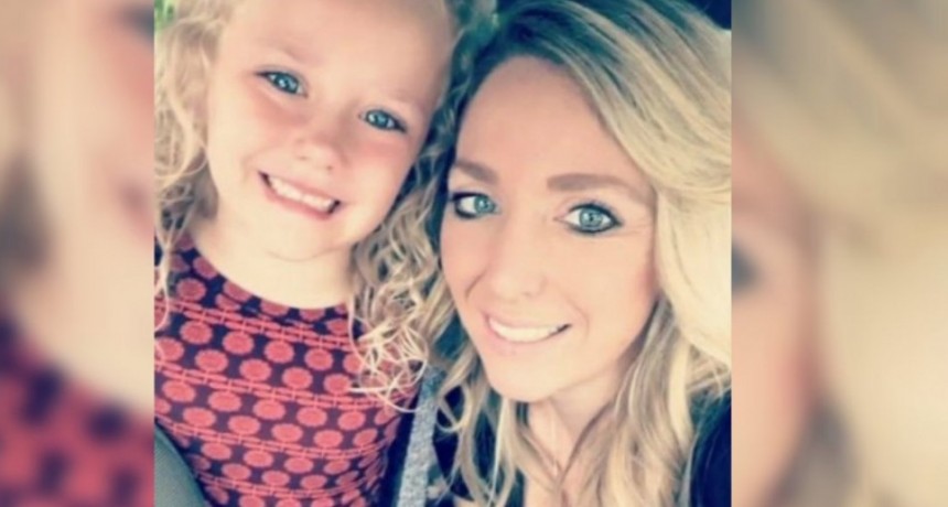 Le puso Abcde a su hija y explot&oacute; porque se rieron de ella en el aeropuerto