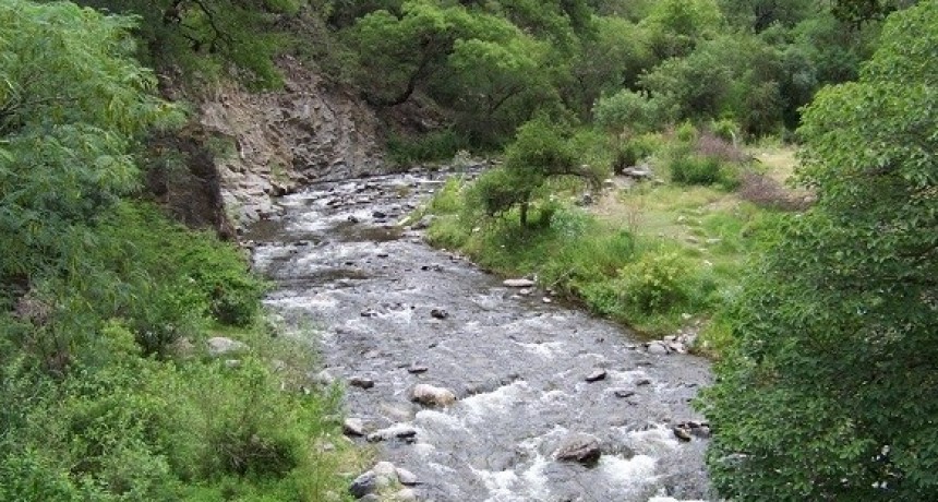 Vecinos se organizan para realizar la limpieza del río El Tala