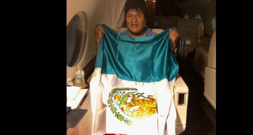 Parto rumbo a México y pronto volveré con más fuerza y energía: Evo Morales