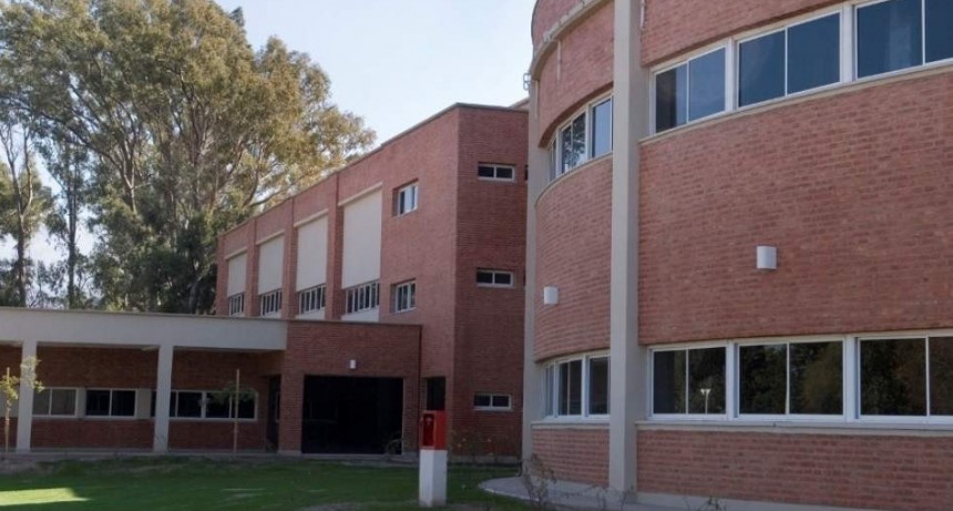 Joven colombiana fue internada en grave estado con síntomas de aborto en la Maternidad