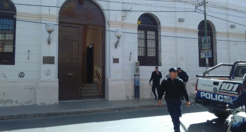 Sancionan a estudiantes que realizaban llamados de amenazas de bomba