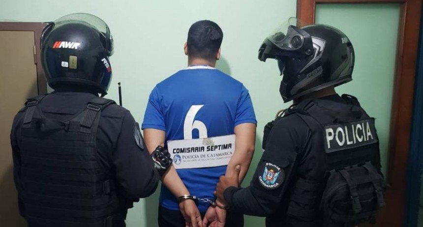 Detienen a un exhibicionista en Avenida Los Legisladores