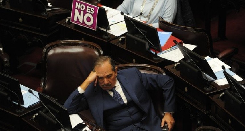 Contra Alperovich: No quería que me besara, no quería que me manoseara lo hacía igual, no quería que me penetrara lo hacía igual…