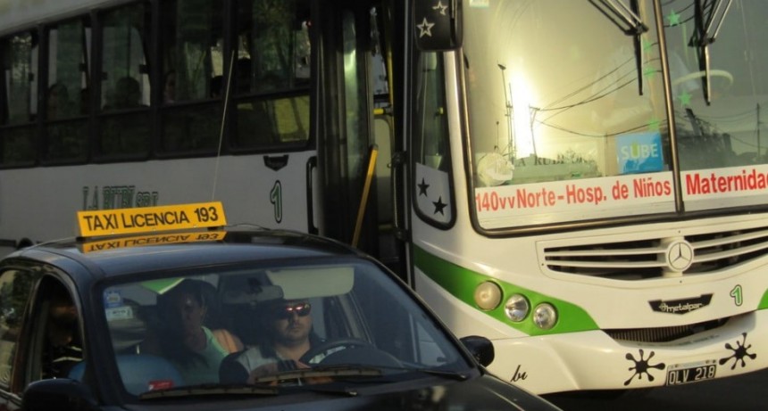 Colectiveros tendrán bono de $5000 y entran en alerta