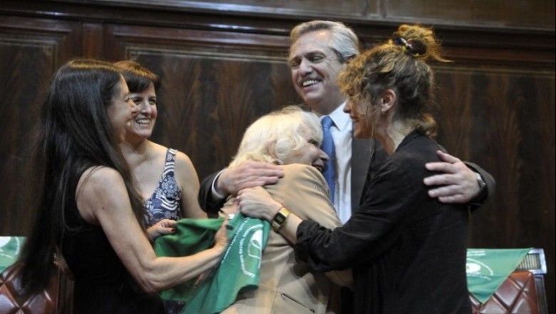 Cuáles son los dos proyectos de ley sobre el aborto que envió Alberto Fernández al Congreso