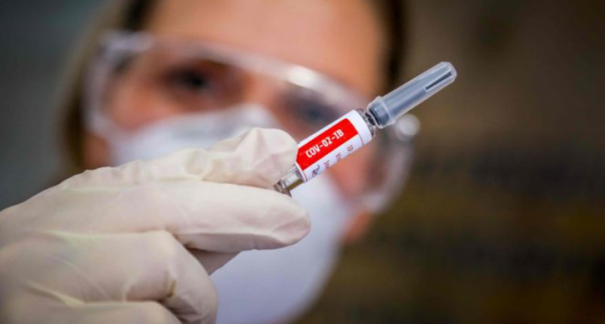 Brasil suspendió las pruebas de la vacuna china por un “incidente grave”