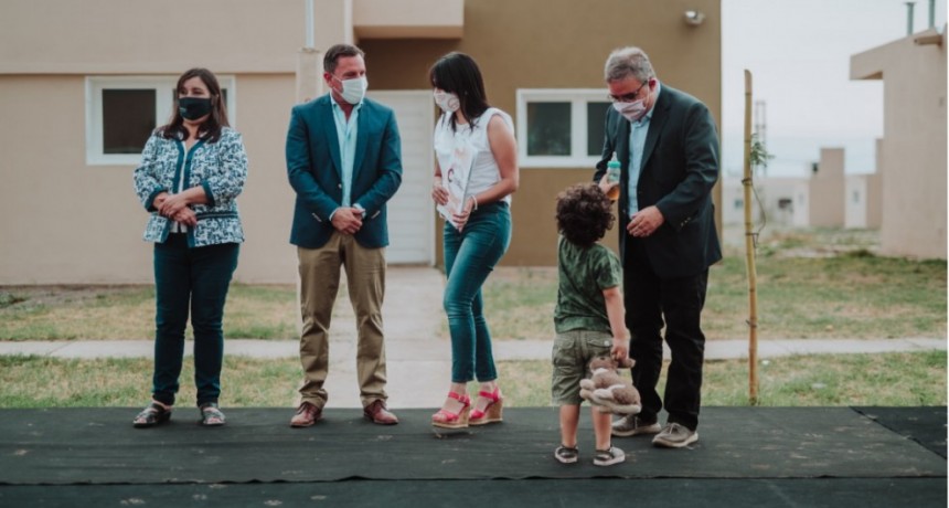 Nueva entrega de viviendas para solteras y solteros 