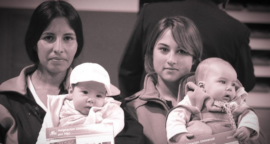 En diciembre 12.000 por la AUH y sin más IFE