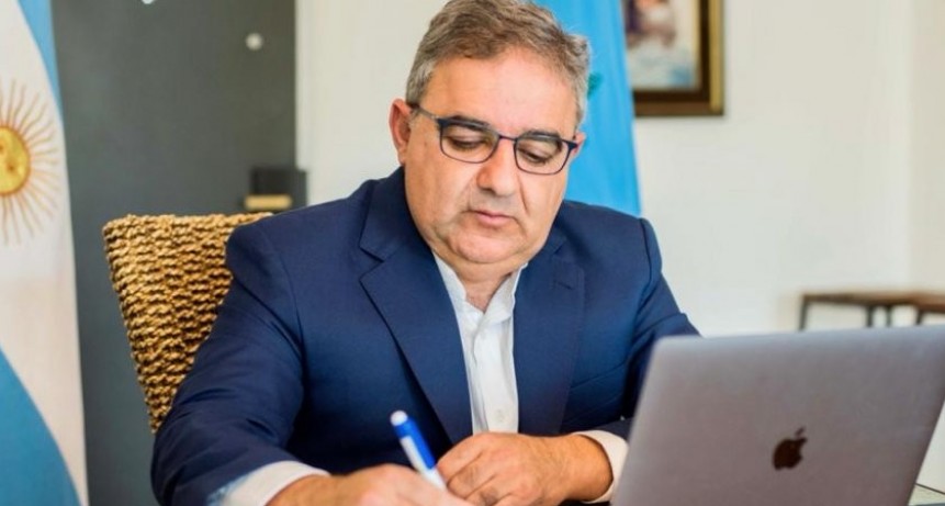 Jalil firmó convenio por $80 millones para estudios de obras