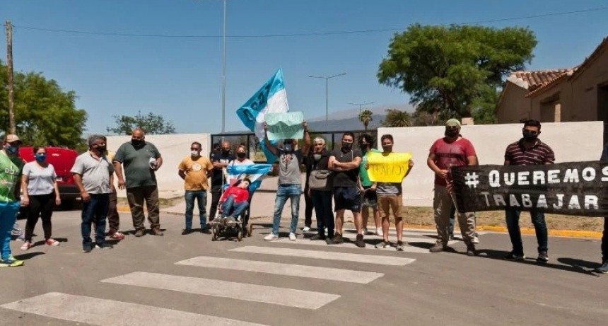 Trabajadores de eventos consideran que este año ya está perdido y pidieron 6 mil pesos de asistencia por cuatro meses