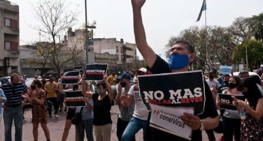 Otorgan ayuda económica a bares y salones de eventos