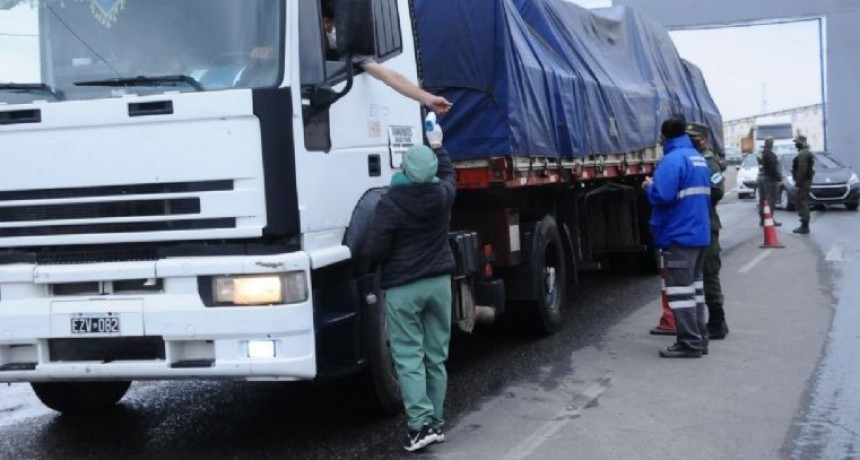 Policías detectan a una menor boliviana que ingresaba de forma irregular a la provincia