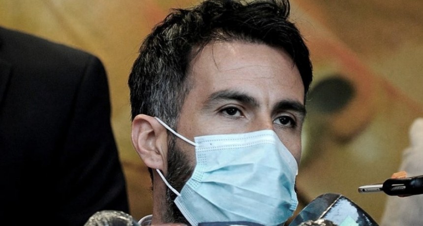 El médico Leopoldo Luque estuvo más de tres horas en la Fiscalía, pero no pudo declarar